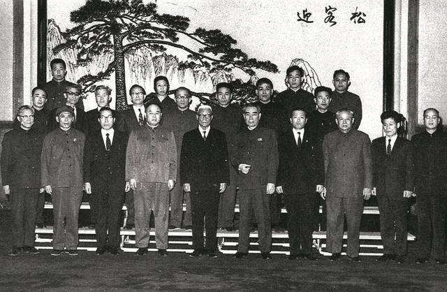 青春主题策划书（共8篇）-大文斗范文网手机端