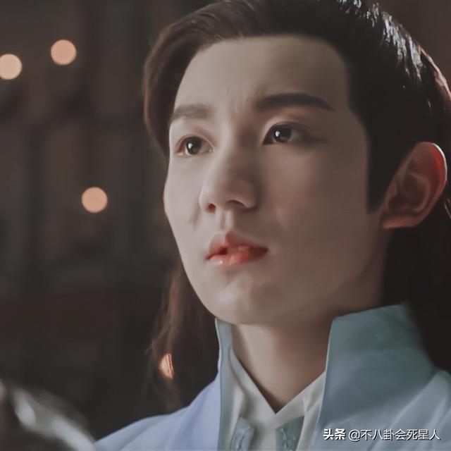 古装女星施法姿势，关晓彤是“五毛钱特效”，杨幂被赞演技爆棚！_腾讯新闻