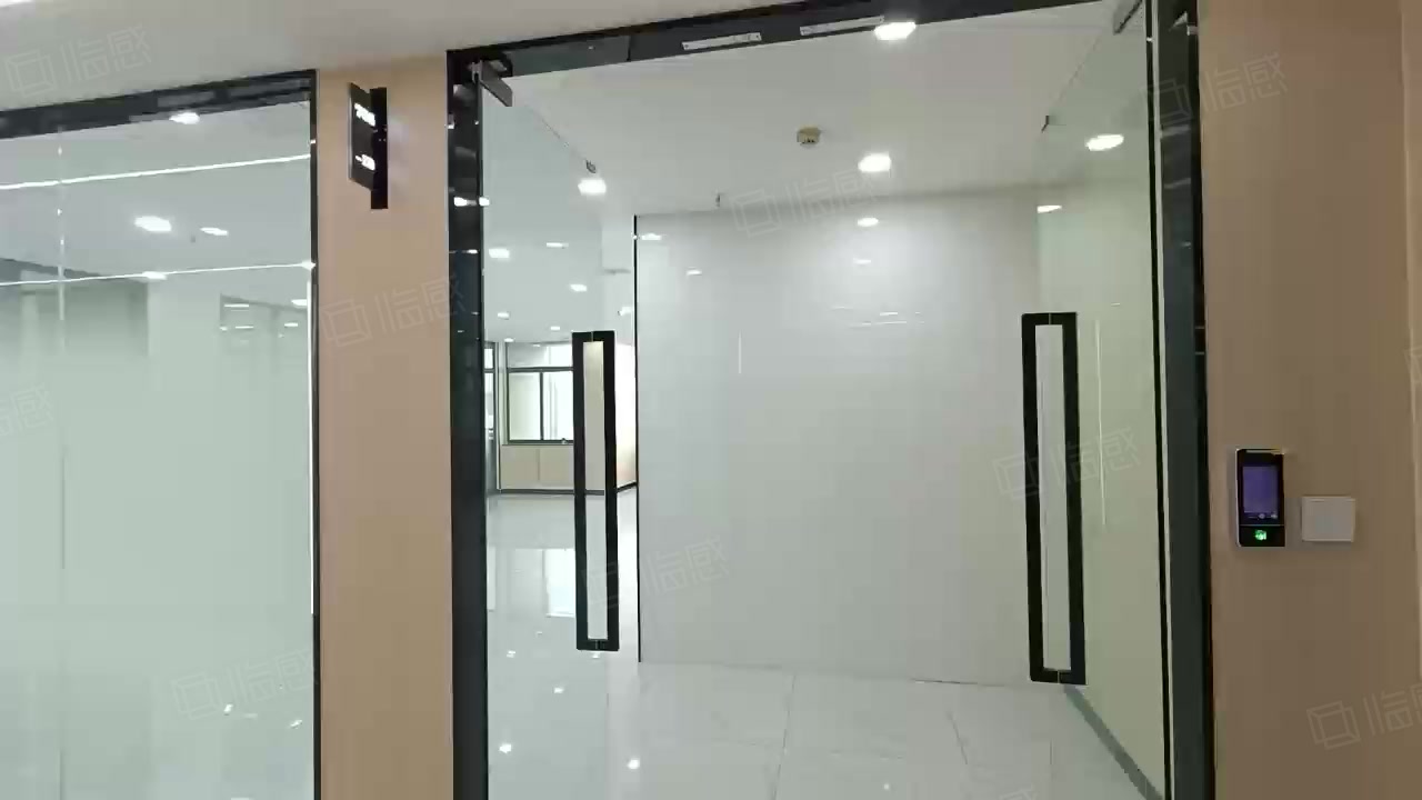 关于低价刷QQ赞网站南荷的信息